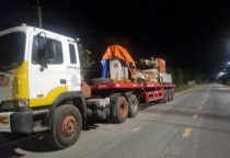 Cẩu máy ép nhựa giao đi tỉnh Long An Cẩu máy ép nhựa giao đi tỉnh Long An